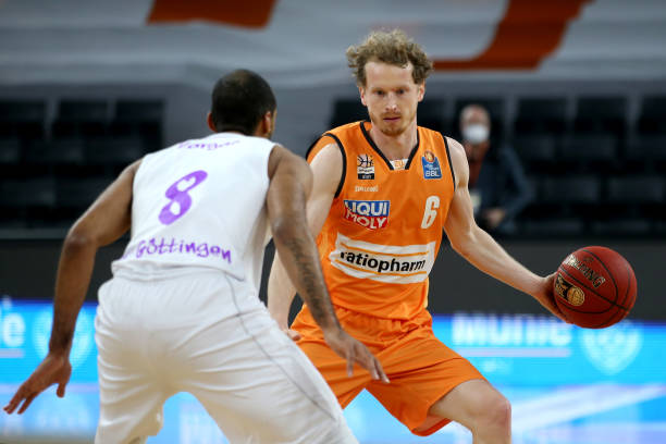 他需要在短 他需要在短