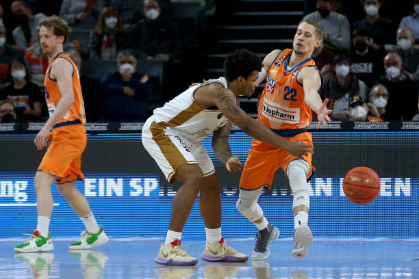 他的加盟也 他的加盟也