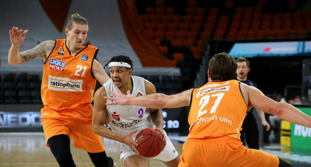 球可能让局 球可能让局